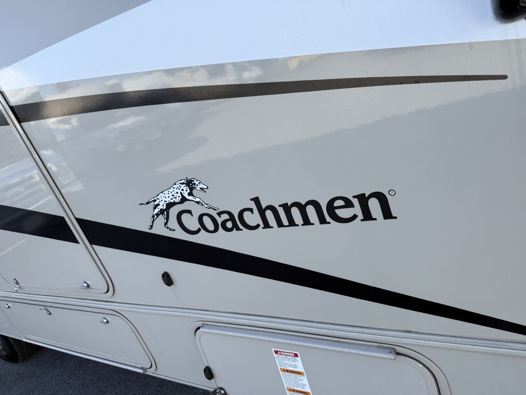 2022 Ford Econoline Image 35