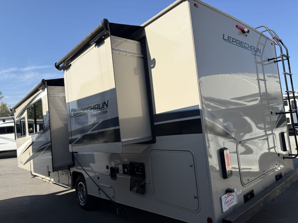 2022 Ford Econoline Image 41