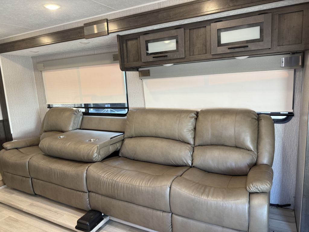 2022 Ford Econoline Image 63