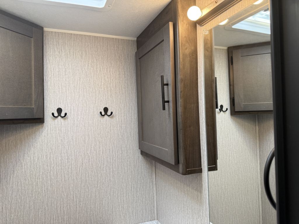 2022 Ford Econoline Image 69