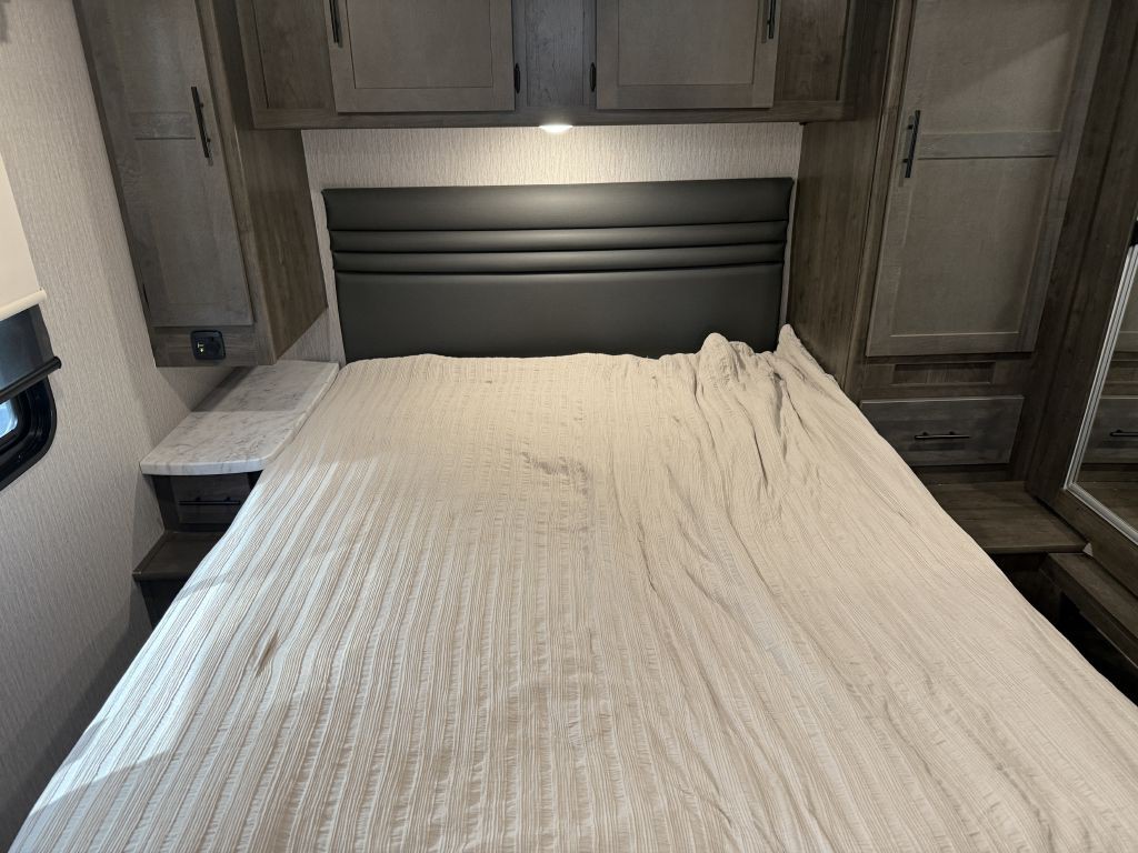 2022 Ford Econoline Image 76