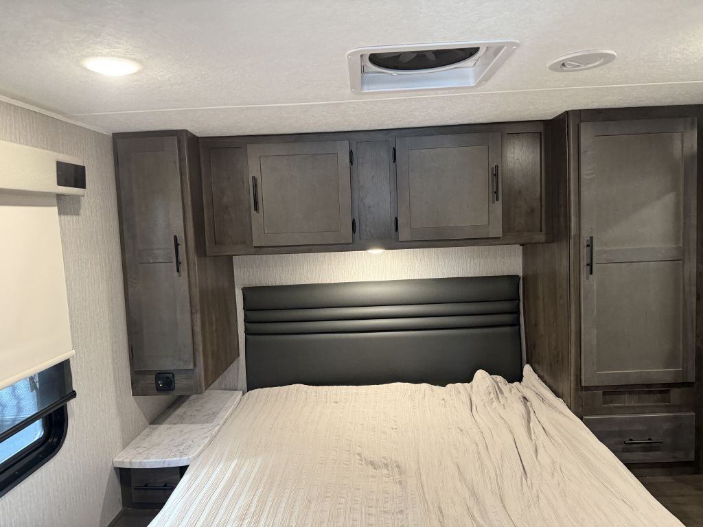 2022 Ford Econoline Image 77