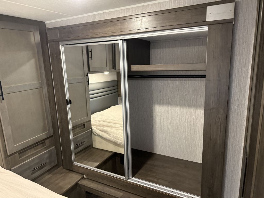 2022 Ford Econoline Image 78