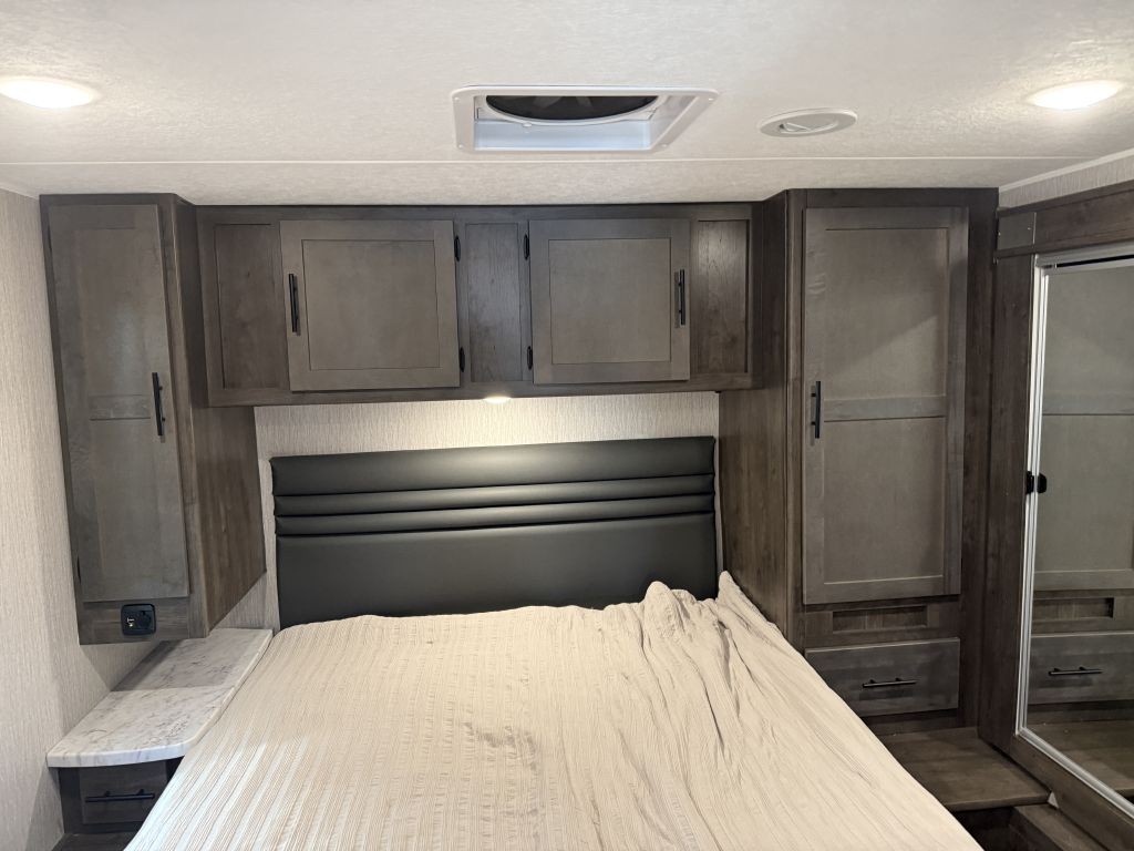 2022 Ford Econoline Image 81