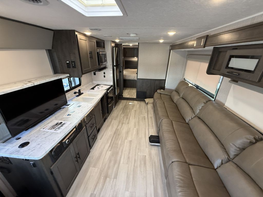 2022 Ford Econoline Image 82