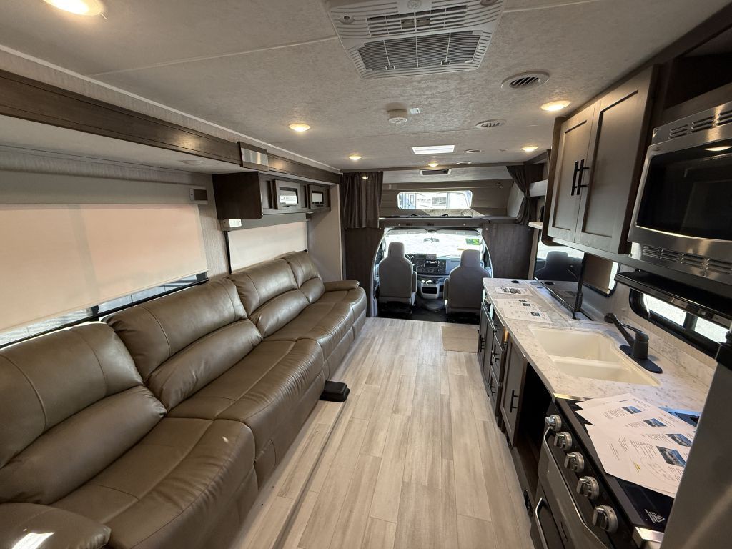 2022 Ford Econoline Image 83