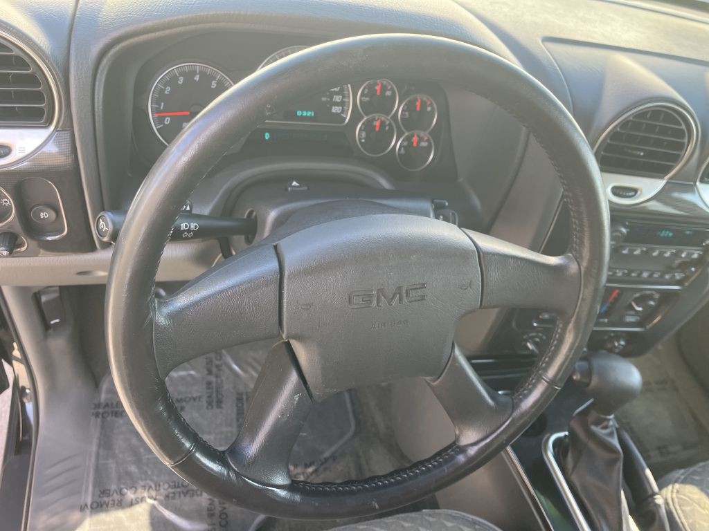 2004 GMC Envoy Image 21