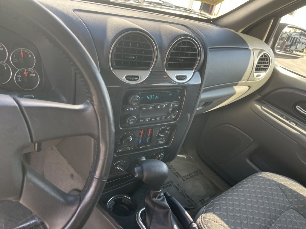 2004 GMC Envoy Image 22