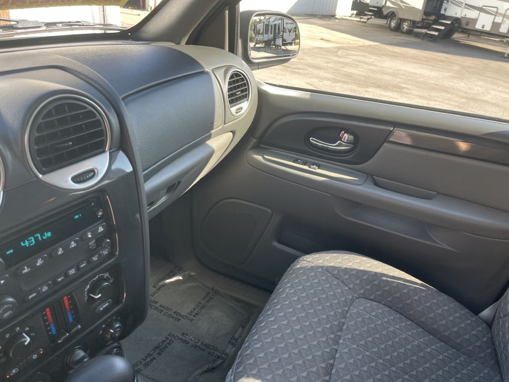 2004 GMC Envoy Image 23