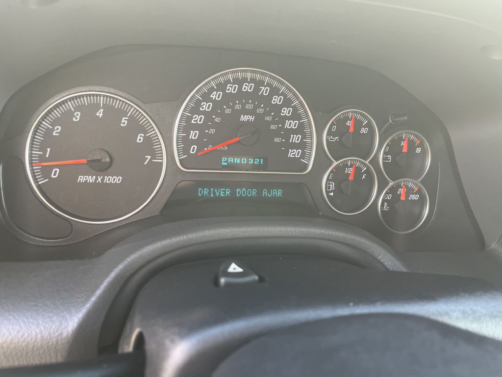 2004 GMC Envoy Image 25