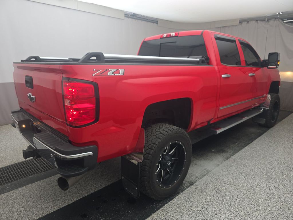 2019 Chevrolet Silverado 1500 Image 2