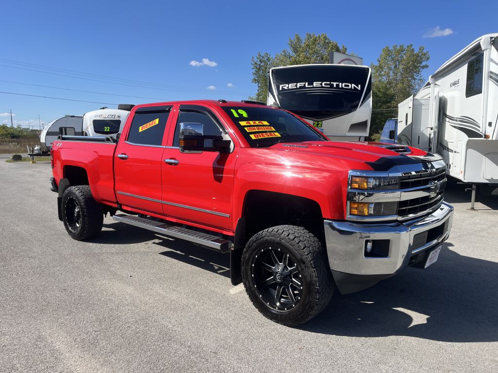 2019 Chevrolet Silverado 1500 Image 1