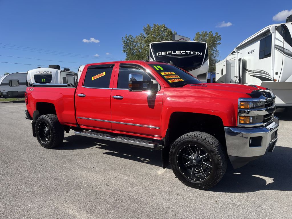 2019 Chevrolet Silverado 1500 Image 2