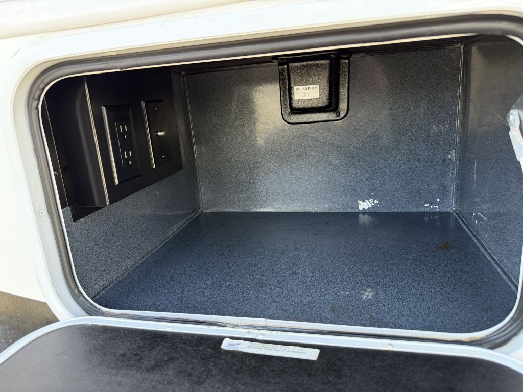 2021 Ford Econoline Image 22