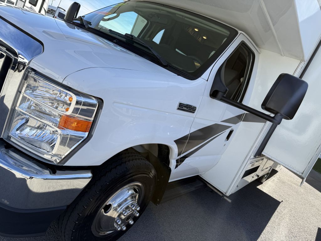 2021 Ford Econoline Image 27