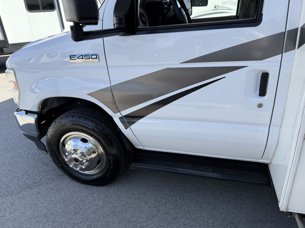 2021 Ford Econoline Image 30