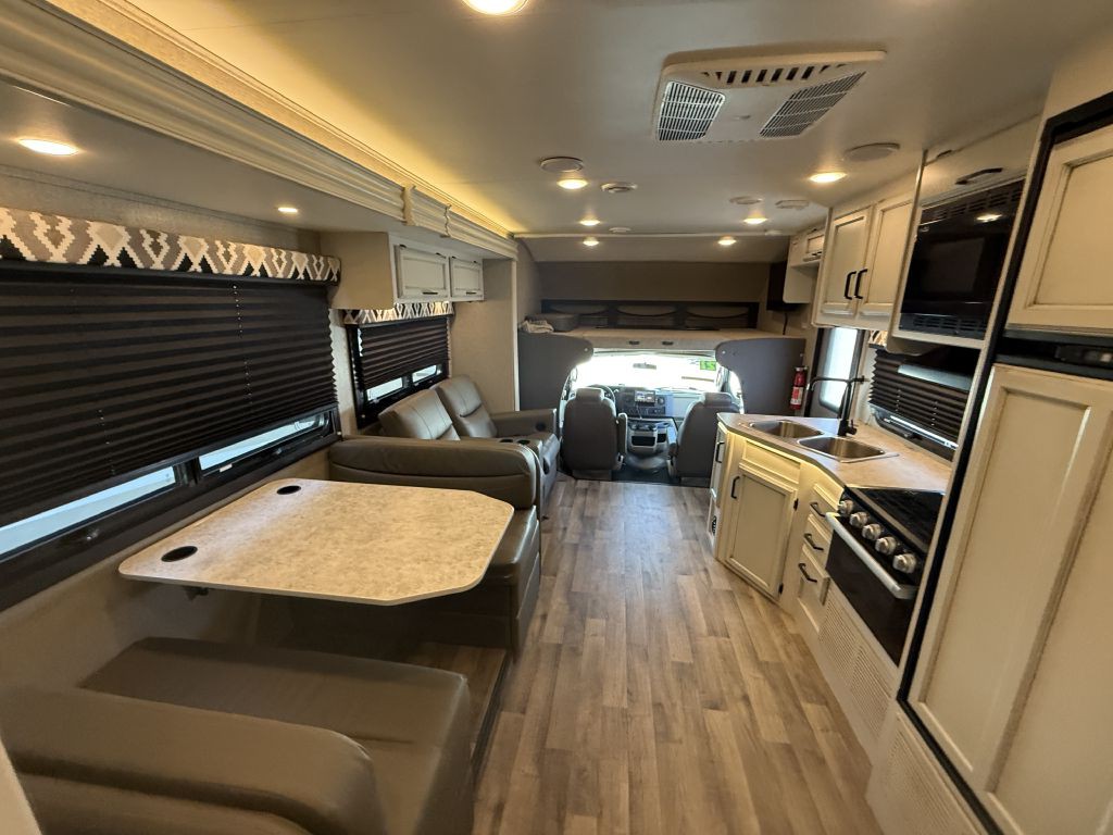 2021 Ford Econoline Image 73