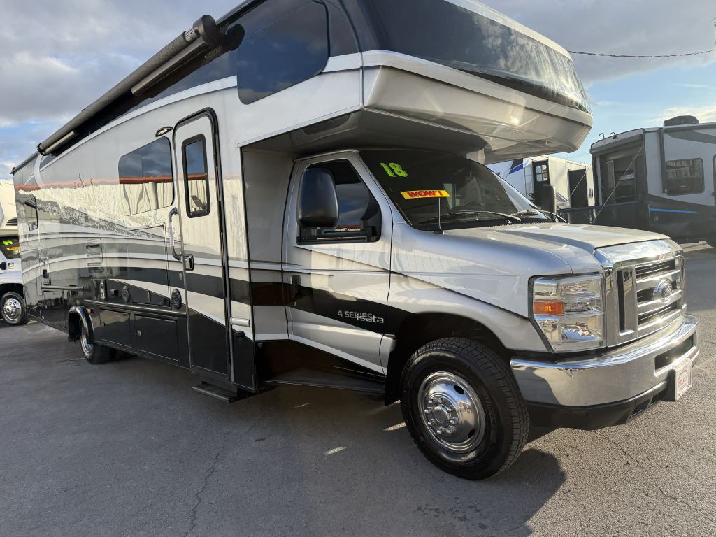 2018 Ford Econoline Image 2