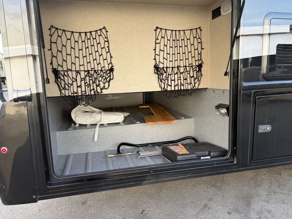 2018 Ford Econoline Image 14