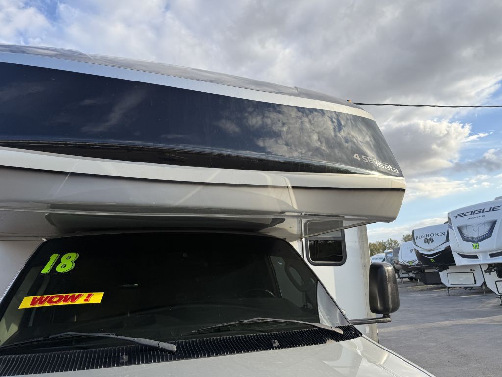 2018 Ford Econoline Image 25