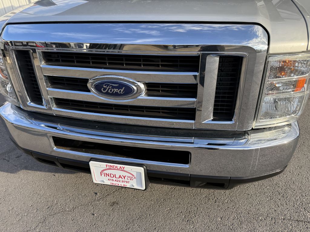 2018 Ford Econoline Image 26