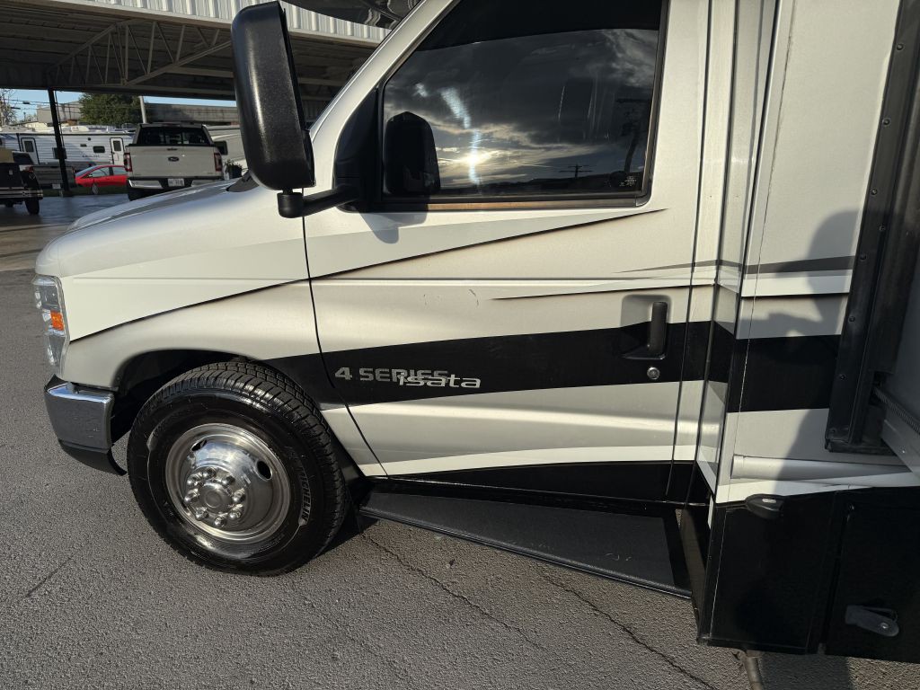 2018 Ford Econoline Image 28
