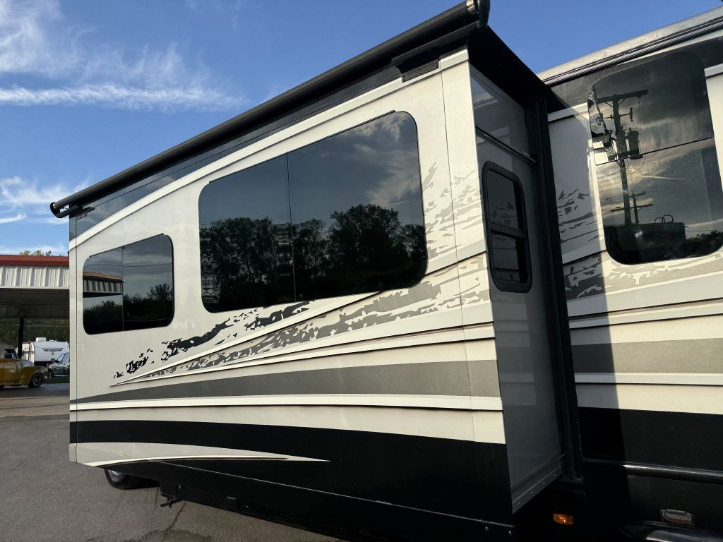 2018 Ford Econoline Image 29