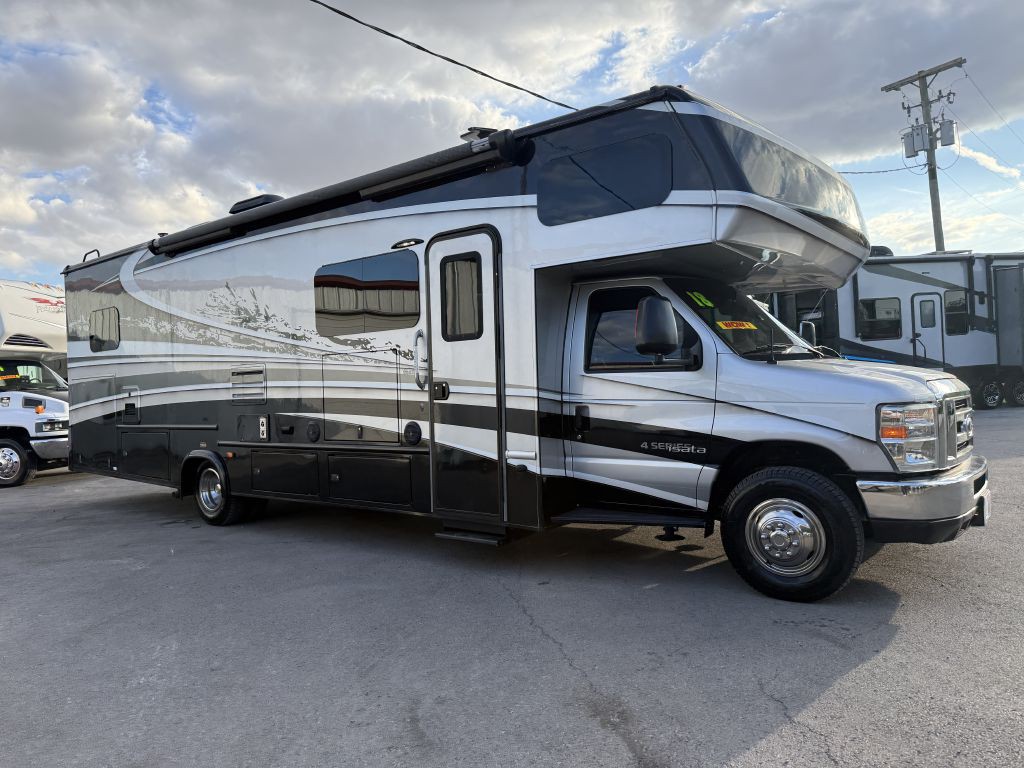 2018 Ford Econoline Image 35