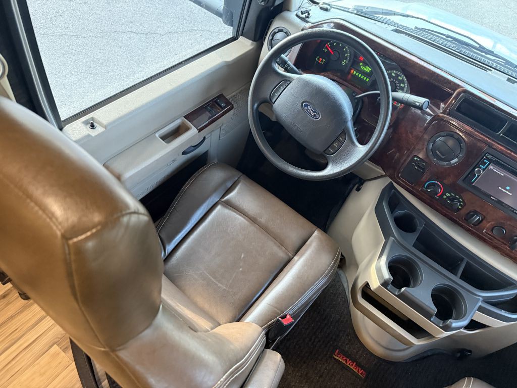 2018 Ford Econoline Image 45