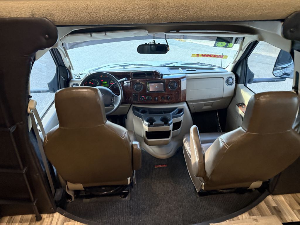 2018 Ford Econoline Image 47