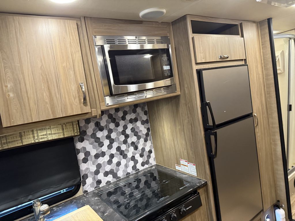 2018 Ford Econoline Image 51