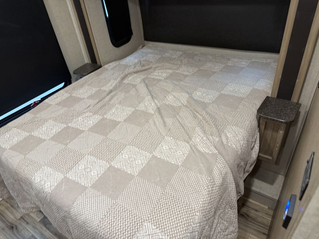 2018 Ford Econoline Image 78
