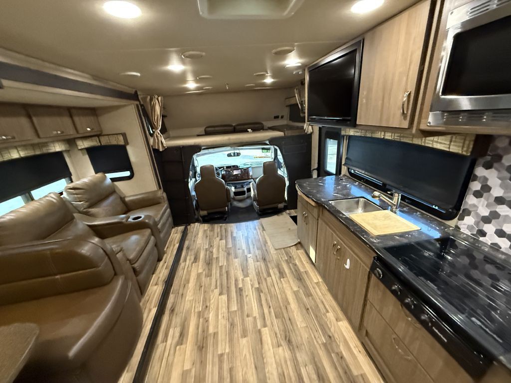 2018 Ford Econoline Image 82
