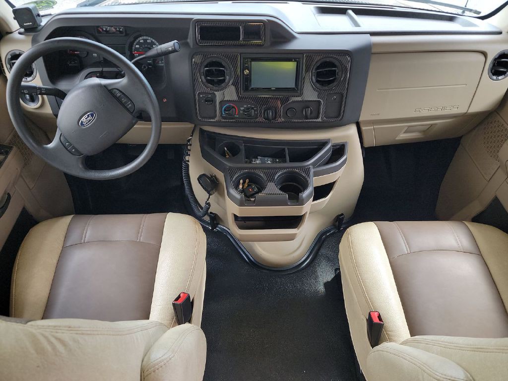 2019 Ford Econoline Image 7