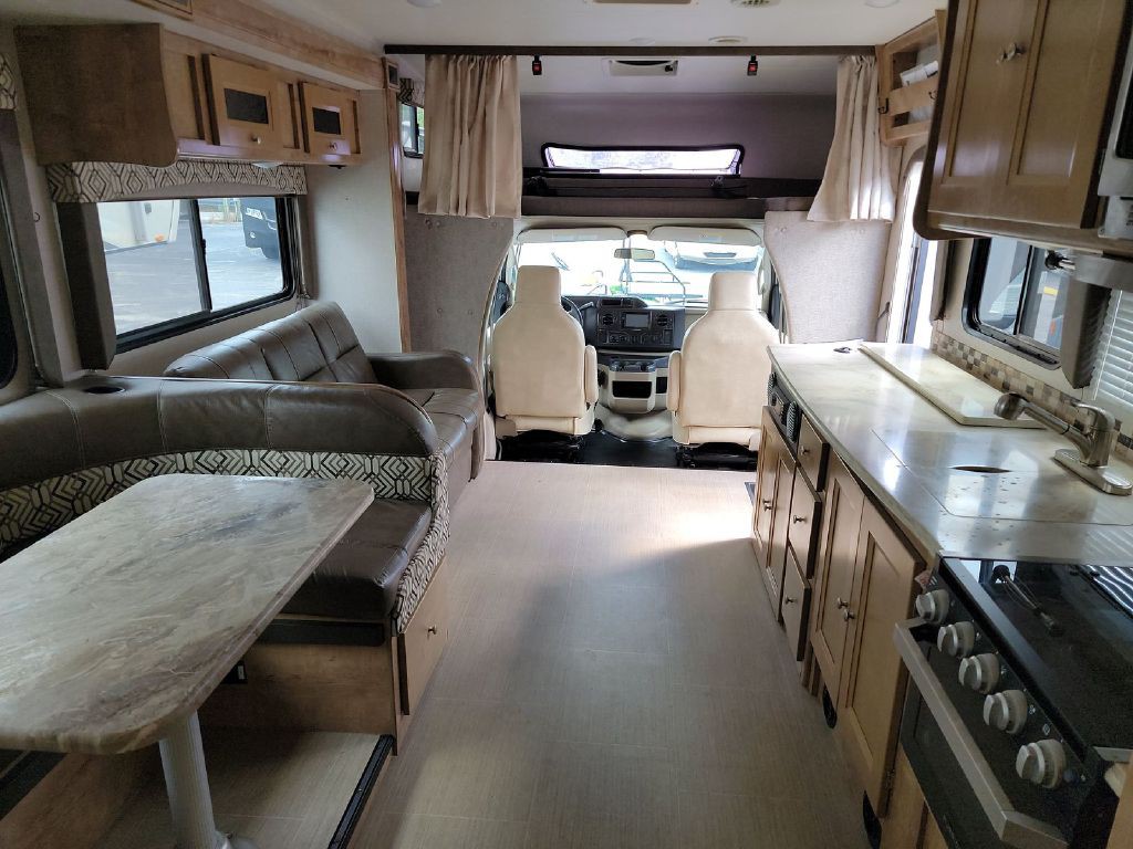 2019 Ford Econoline Image 11