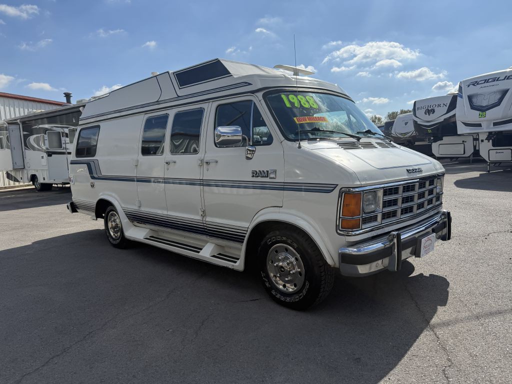1988 Dodge Ram Van Image 1