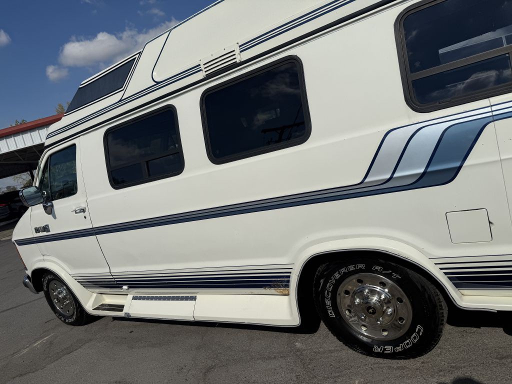 1988 Dodge Ram Van Image 8