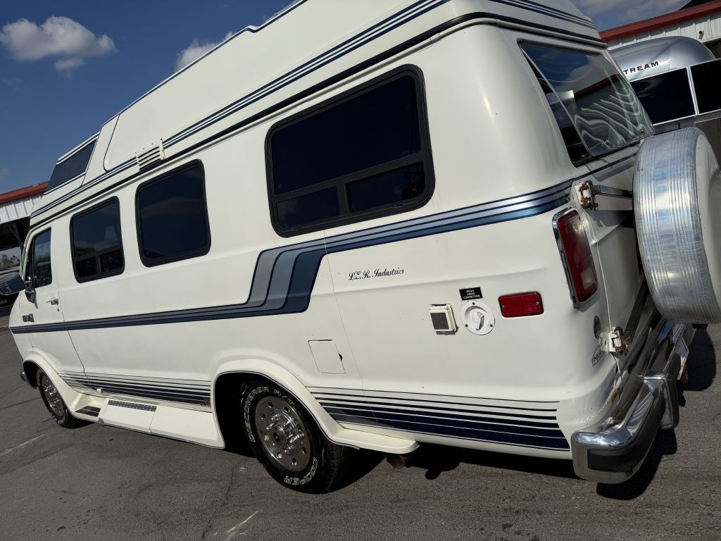 1988 Dodge Ram Van Image 10