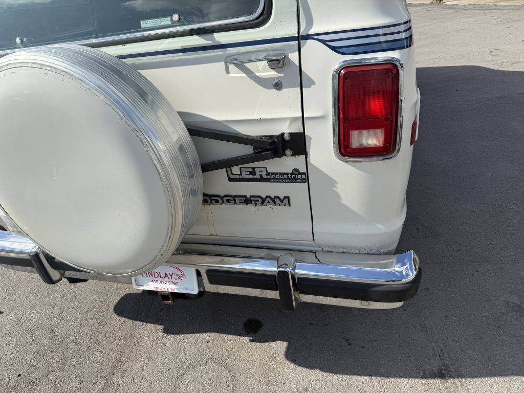 1988 Dodge Ram Van Image 12