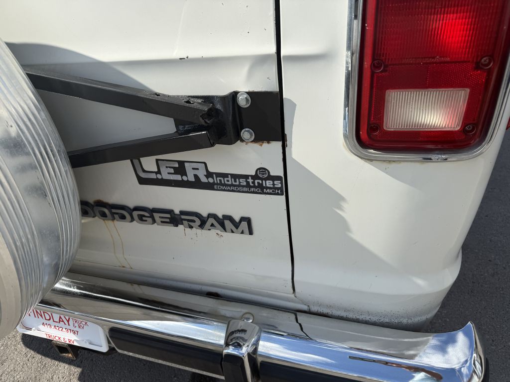 1988 Dodge Ram Van Image 13