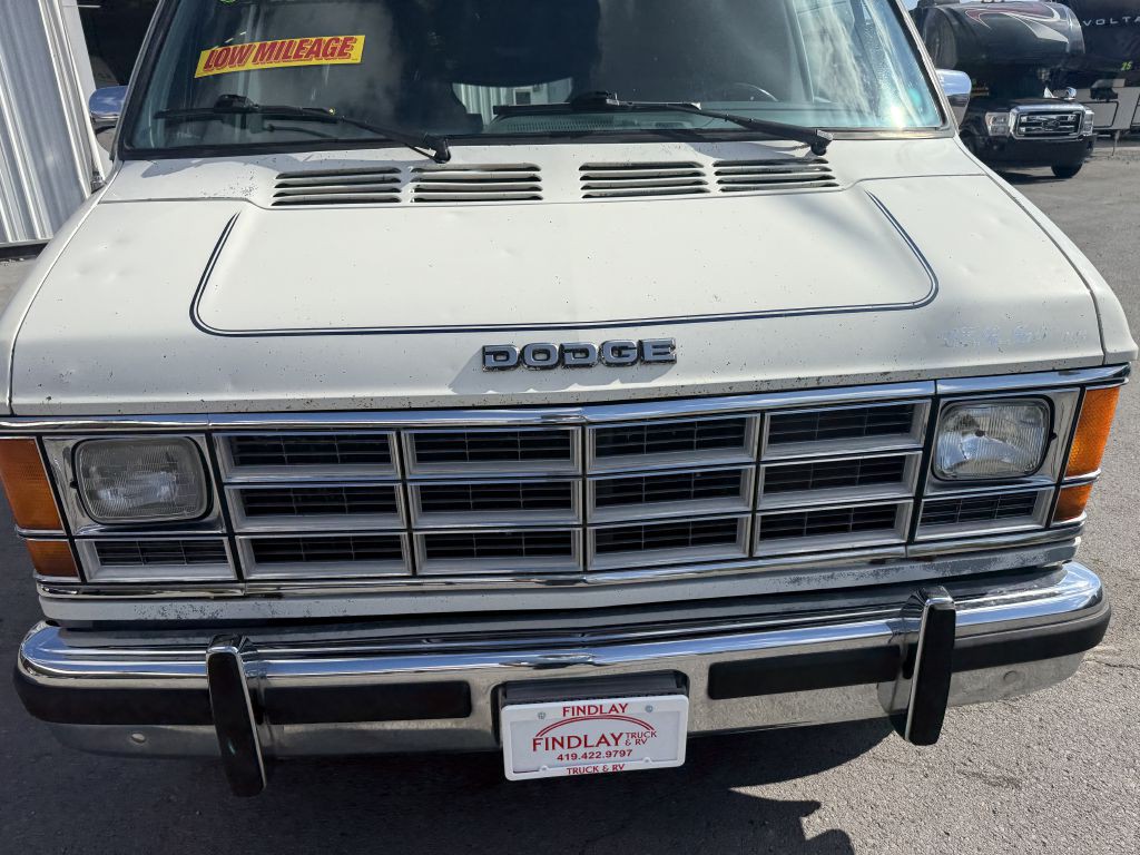 1988 Dodge Ram Van Image 27