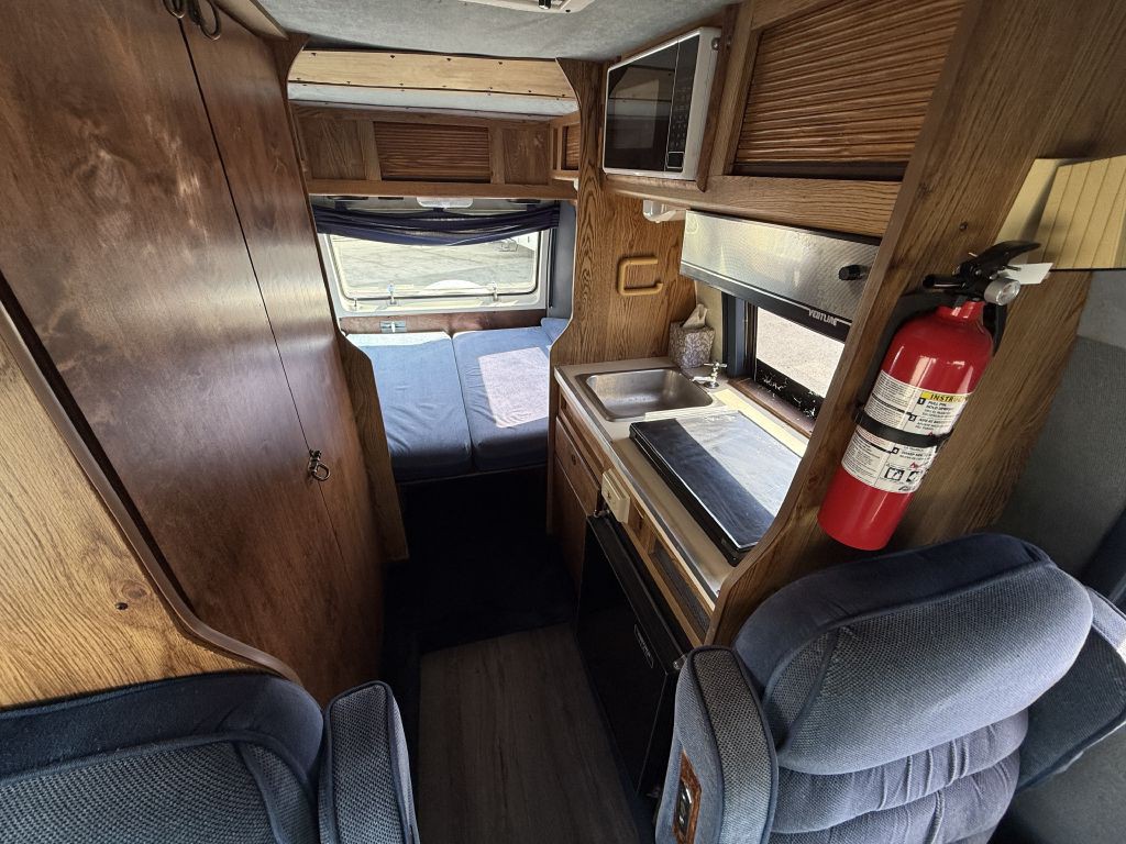 1988 Dodge Ram Van Image 30