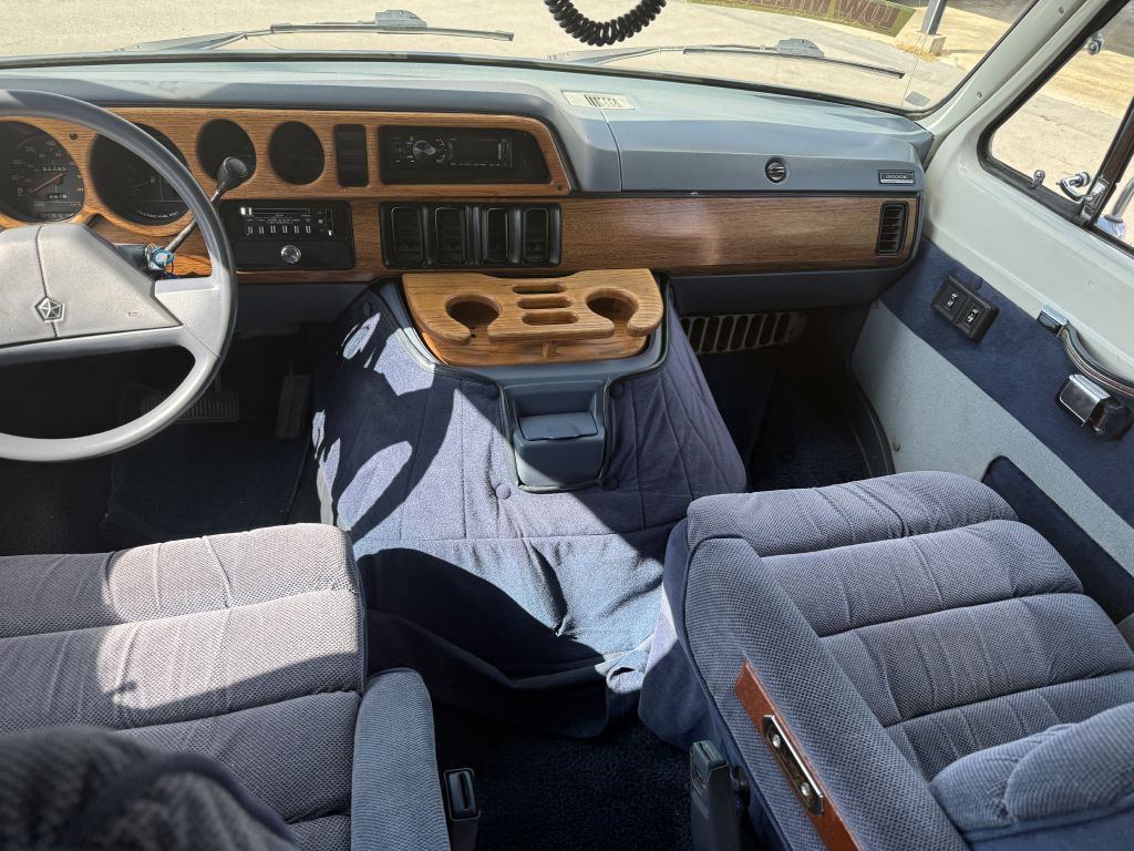 1988 Dodge Ram Van Image 31