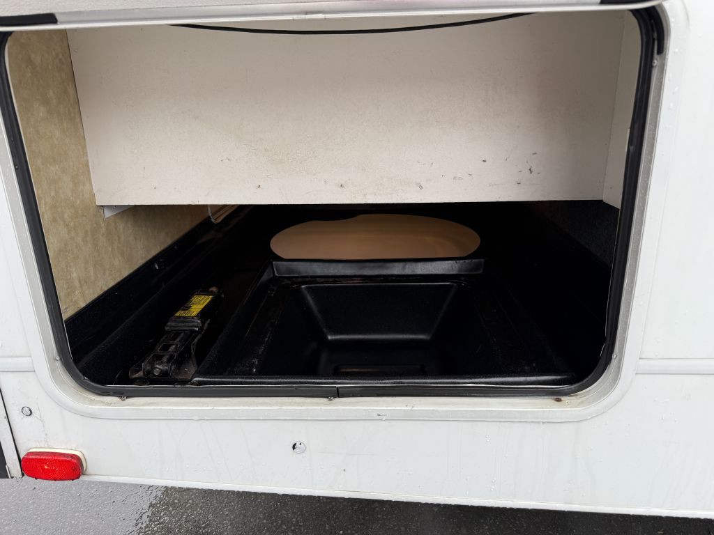 2009 Ford Econoline Image 13