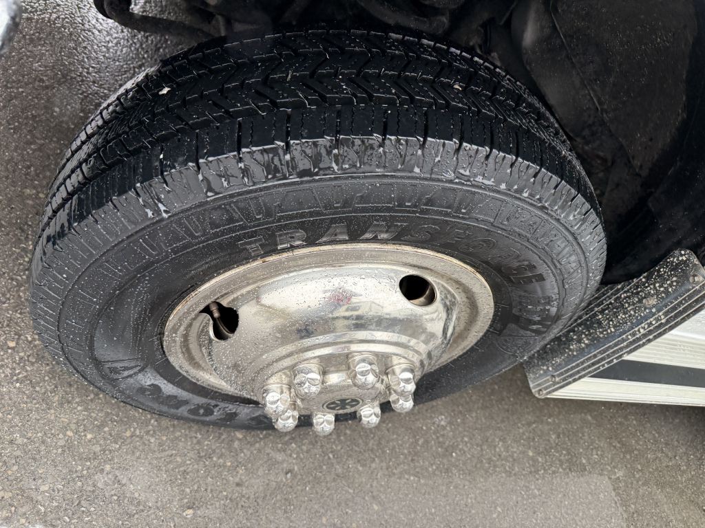 2009 Ford Econoline Image 21