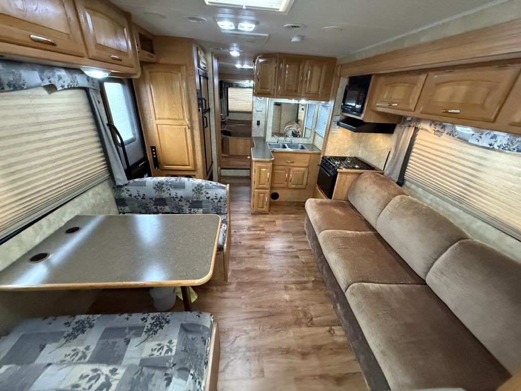 2009 Ford Econoline Image 37