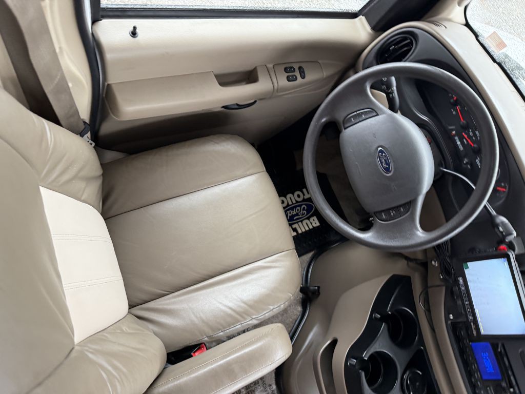 2009 Ford Econoline Image 39