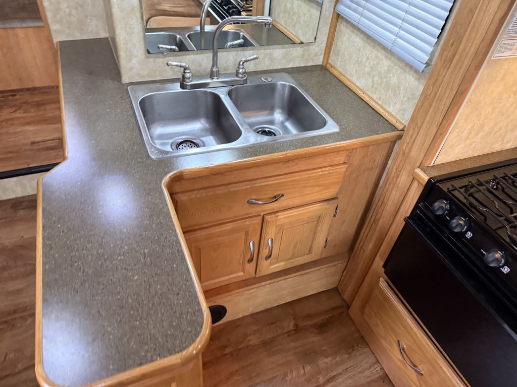 2009 Ford Econoline Image 45