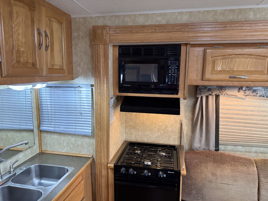 2009 Ford Econoline Image 48