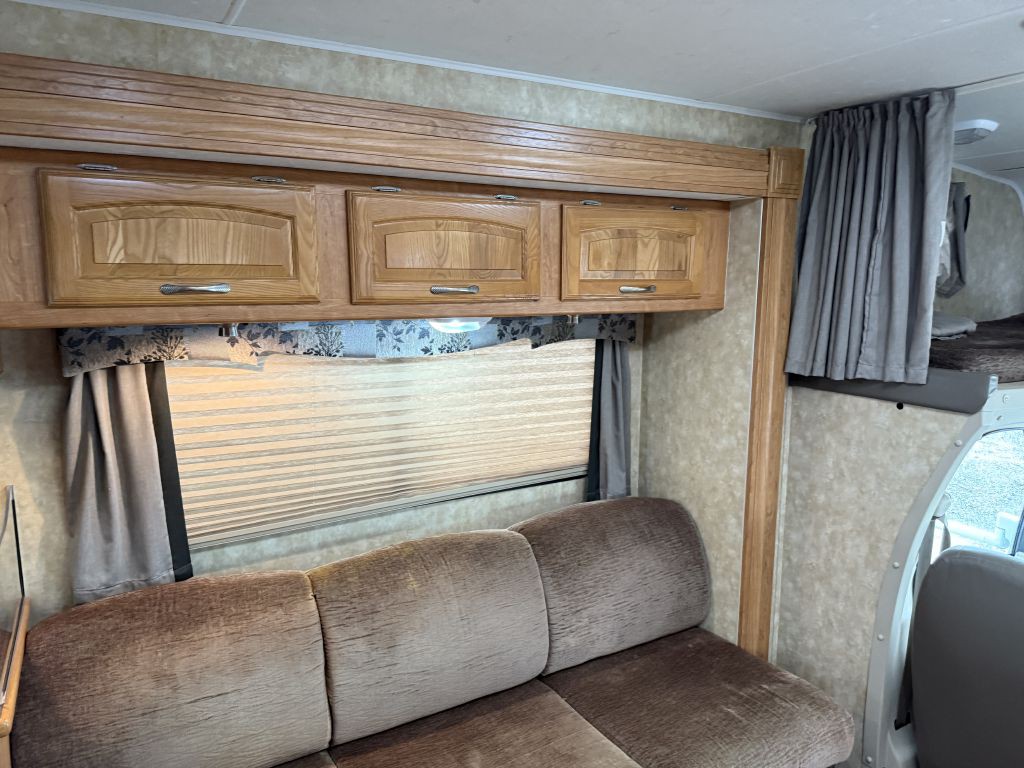 2009 Ford Econoline Image 50